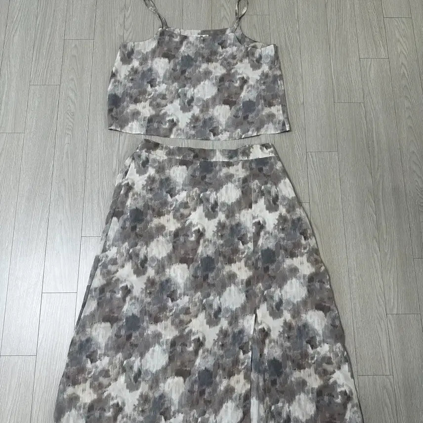 [BUNJANG] Monotone Sleeveless Top and Long Skirt Set / 나시 탑 롱 스커트 세트 모노톤