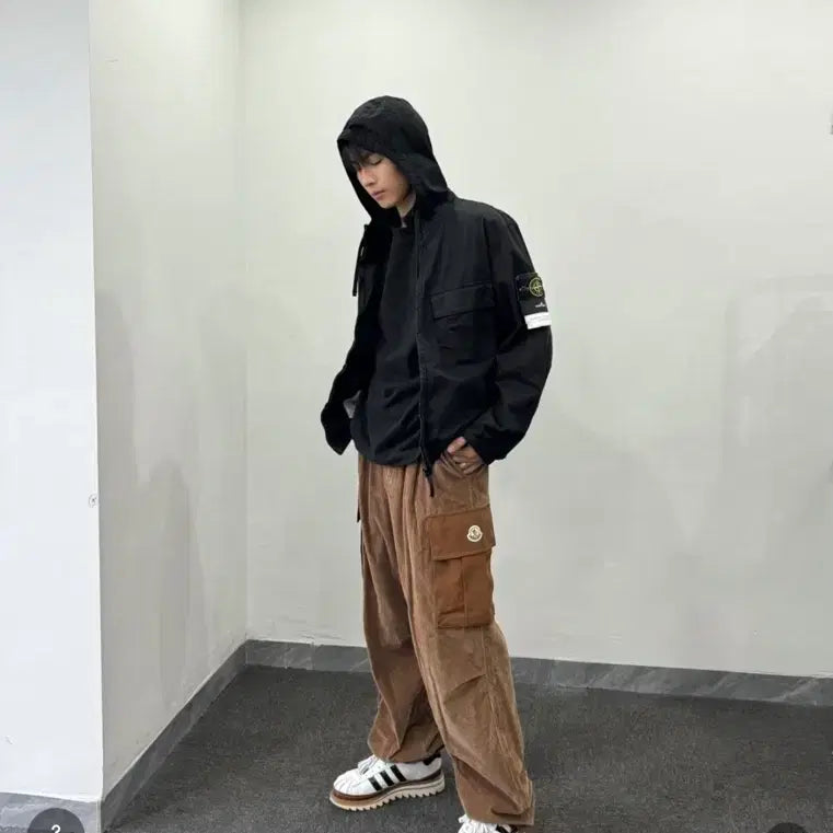 [BUNJANG] Moncler Corduroy Cargo Pants 48 / [새상품] 몽클레어 코듀로이 카고 팬츠 48