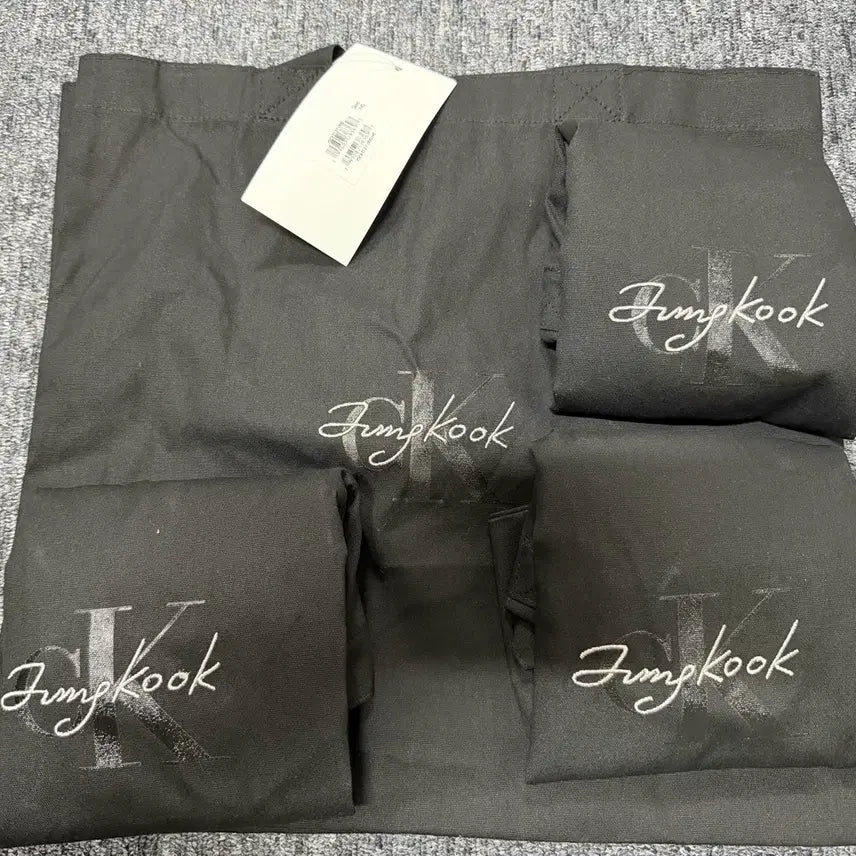 [BUNJANG] Calvin Klein x Jungkook Collaboration Eco Bag / 캘빈클라인 X 정국 콜라보 에코백 성수한정