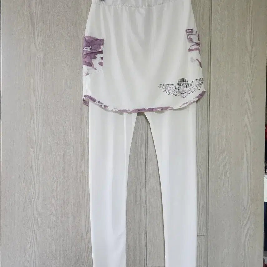 [BUNJANG] White Skirt Leggings with Wing Detail / 화이트 스커트 레깅스 (날개 장식)