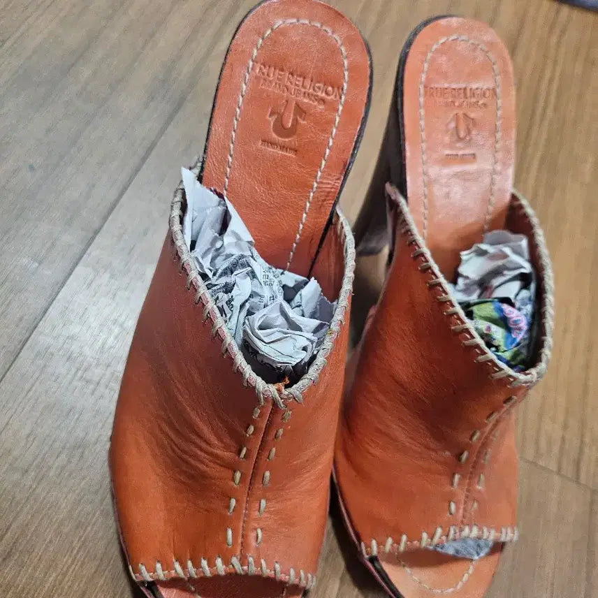 [BUNJANG] True Religion Wedge Mule Heels / 트루릴리젼 통굽