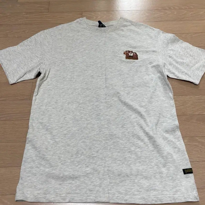 [BUNJANG] SPAO Bear Embroidery Short-Sleeve T-Shirt / 특가)스파오 베어 자수 반팔티
