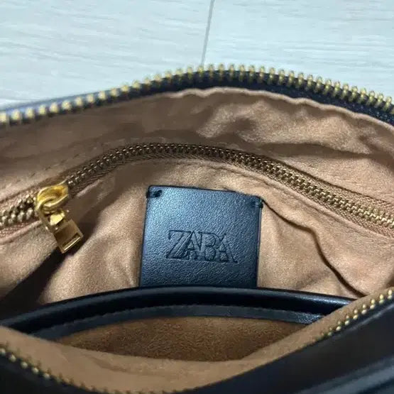 [BUNJANG] Zara Pouch / 자라 파우치