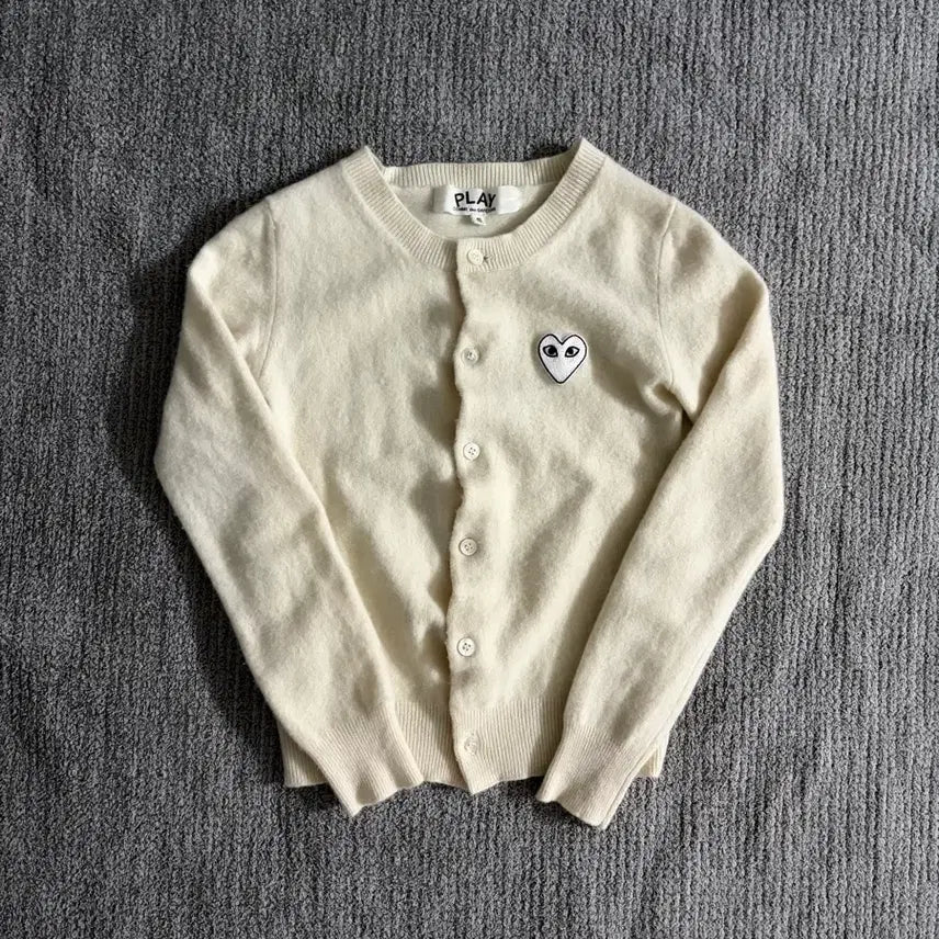 [BUNJANG] Comme des Garçons White Emblem Cardigan Women's Small / (새상품급, S) 꼼데가르송 화이트와펜 가디건
