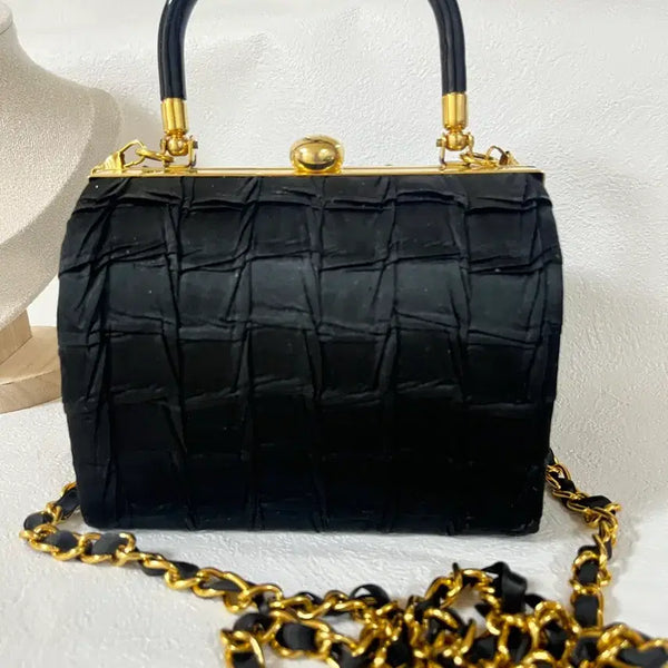 [BUNJANG] Vintage Black Tote Bag with Gold Chain Shoulder Bag / 빈티지 블랙 토트백 금장 체인 숄더백