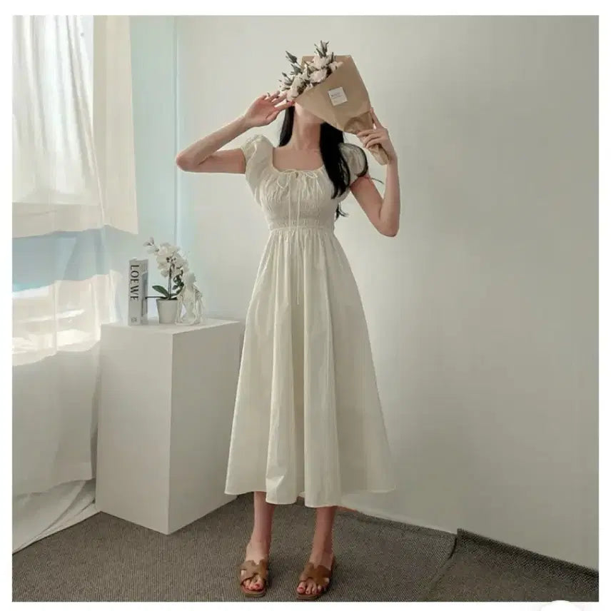 [BUNJANG] White Square Neck Shirring Dress / [새상품] 바스락 셔링 스퀘어넥 화이트 원피스 여행룩 휴가룩