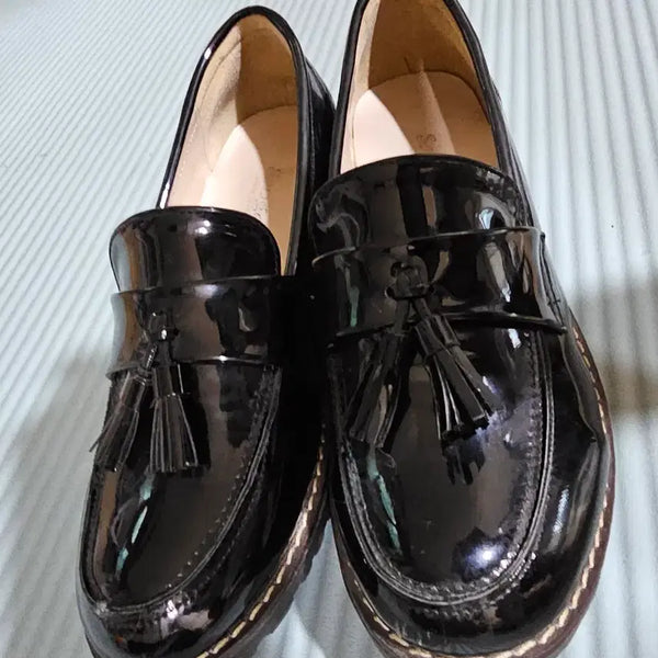 [BUNJANG] Black Enamel Tassel Loafers / 블랙 에나멜 태슬 로퍼 단화