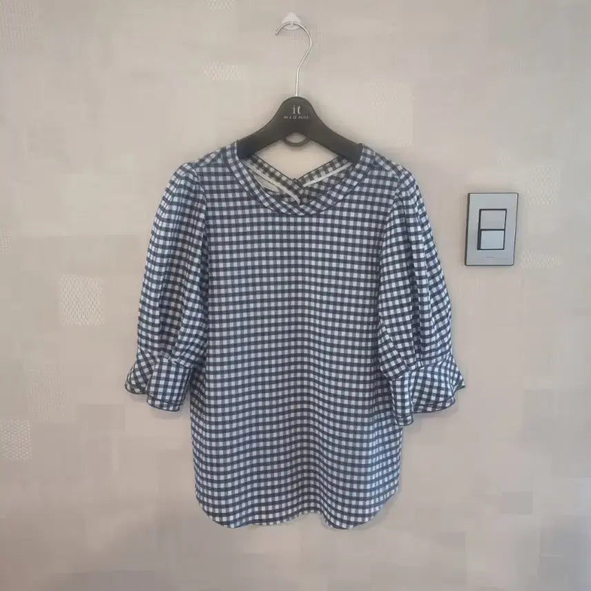 [BUNJANG] The Izzat Women's Puff Check Blouse / 더아이잗 여성 퍼프 체크 블라우스 55.66