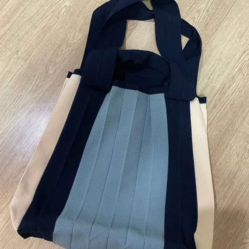 [BUNJANG] Pleatsmama Two-Way Shopper Bag - Blue / 플리츠마마 투웨이쇼퍼백 블루