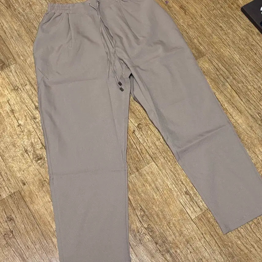 [BUNJANG] Unisex Comfortable Wide-Leg Banding Pants - Beige / 새옷 밴딩바지 베이지색 고무바지 일자바지 통바지 와이드팬츠 편한바지