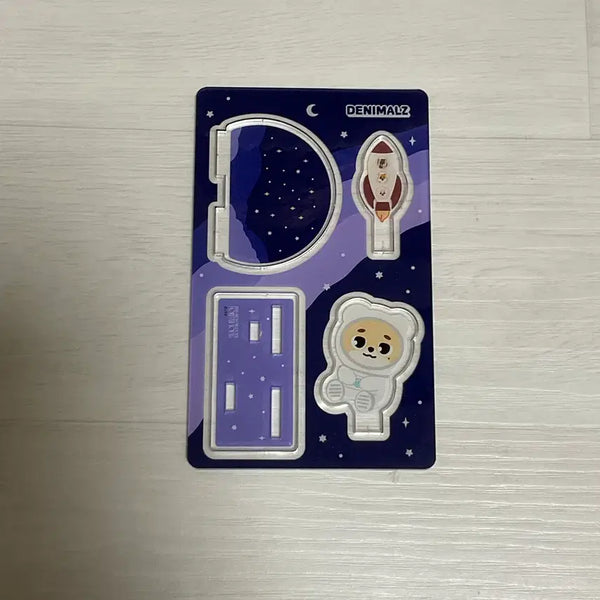 [BUNJANG] DENIMALZ Do-woon Acrylic Stand / DENIMALZ 아크릴 스탠드 도운