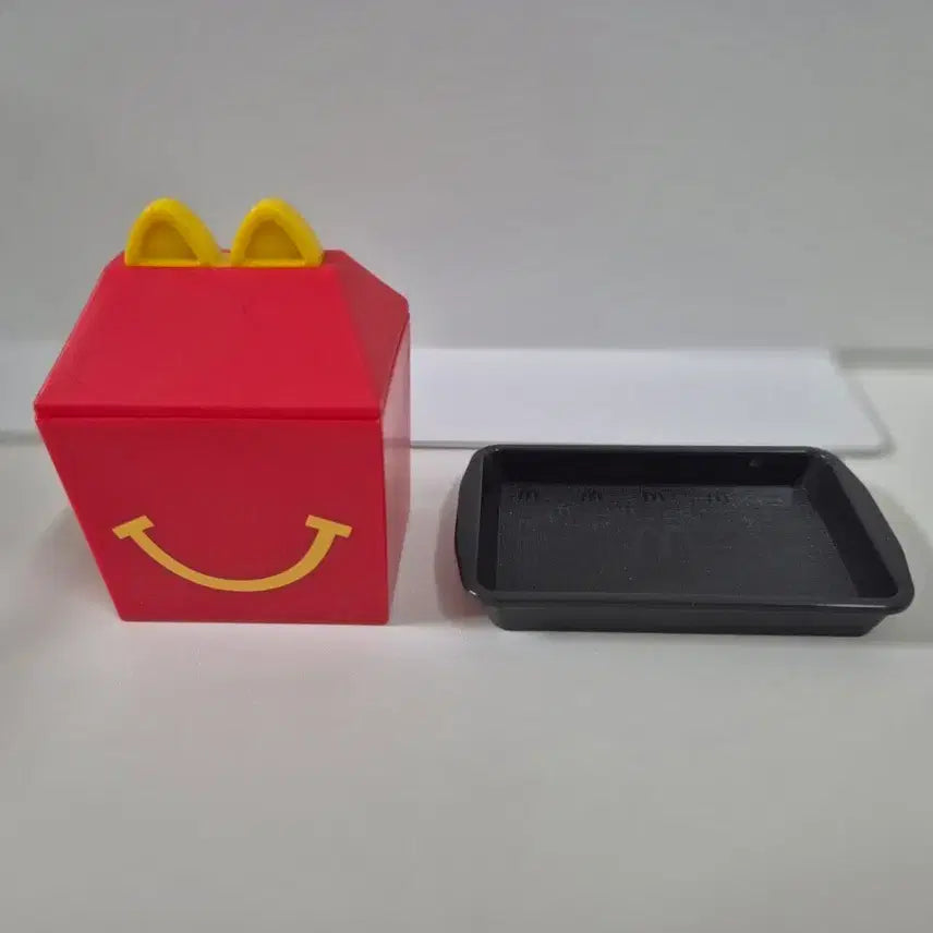[BUNJANG] McDonald's Happy Meal Box and Tray Set / 플레이 맥도날드 해피밀 박스와 트레이