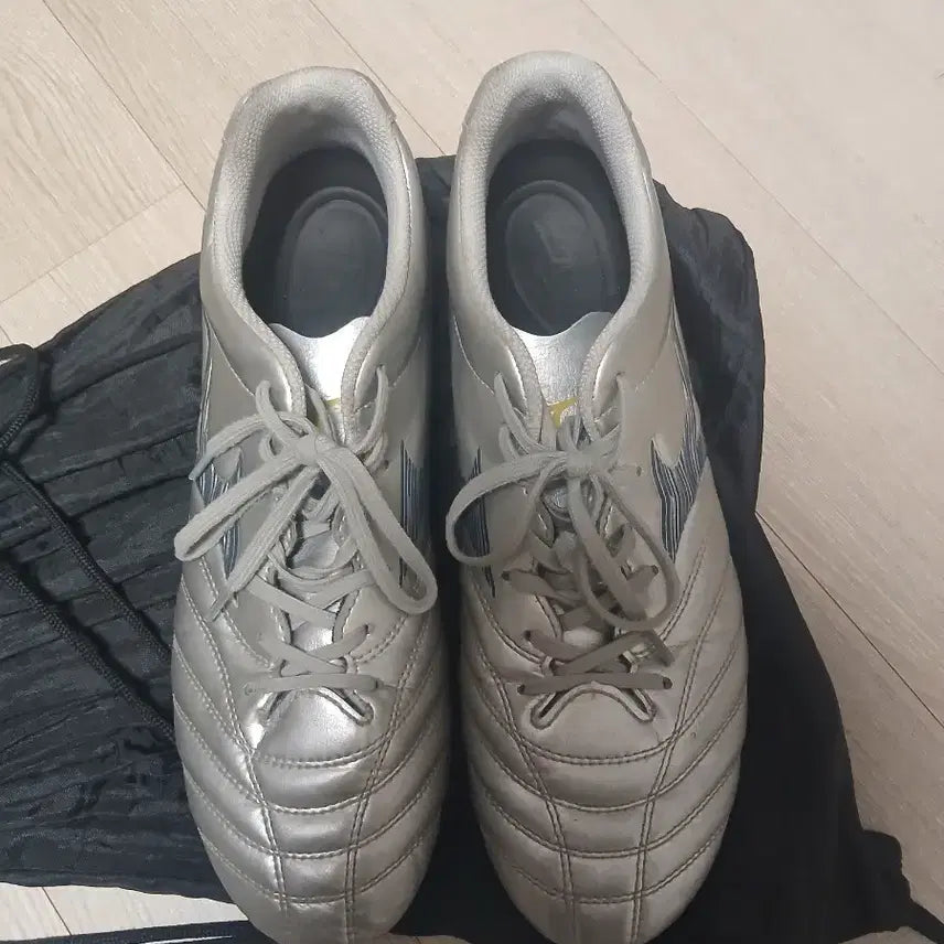 [BUNJANG] Mizuno Morelia Neo Football Boots Silver 275 / 미즈노 모렐리아 네오 축구화 실버 275