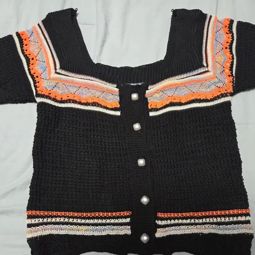 [BUNJANG] Black Square Neck Knit Cardigan / 블랙 스퀘어넥 니트 가디건