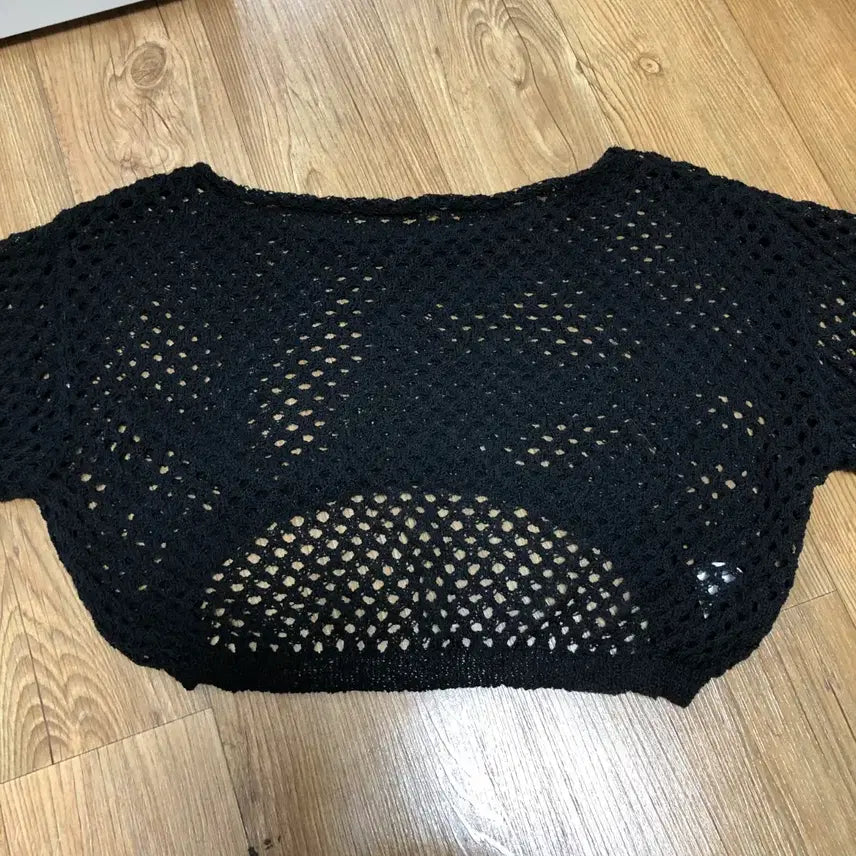 [BUNJANG] Black Crochet Knit Crop Top / 블랙 크로셰 니트 크롭티