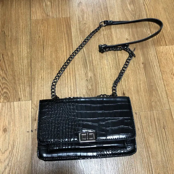 [BUNJANG] Black Crocodile Chain Bag / 블랙 크로커다일 체인백 가방