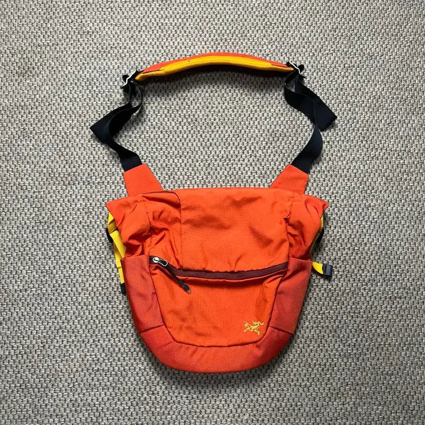 [BUNJANG] Arc'teryx Mistral 8 Crossbody Bag Orange / 아크테릭스 미스트랄 8 크로스백 오렌지