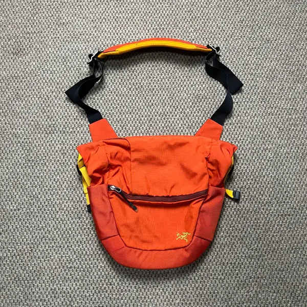 [BUNJANG] Arc'teryx Mistral 8 Crossbody Bag Orange / 아크테릭스 미스트랄 8 크로스백 오렌지