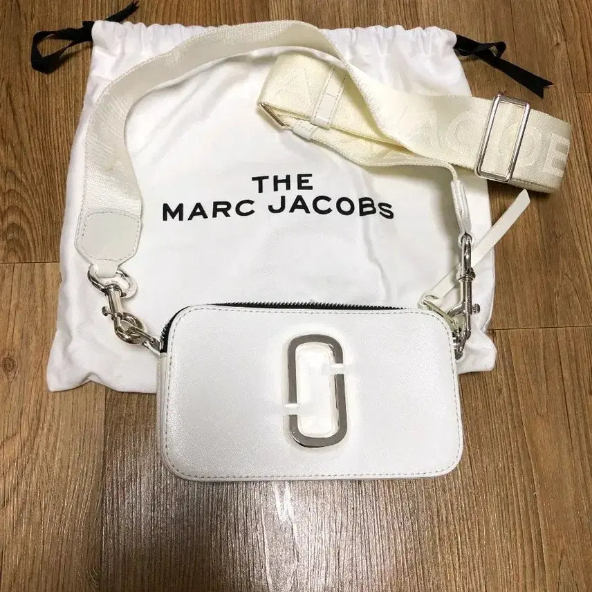 [BUNJANG] Marc Jacobs Snapshot White Crossbody Bag / 마크제이콥스 스냅샷 화이트 크로스백