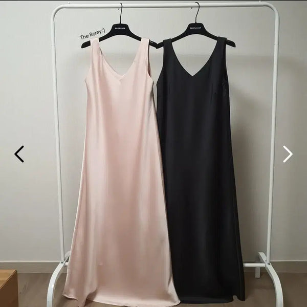 [BUNJANG] Silk Satin V-Neck Sleeveless Maxi Dress (Black) / 양브이넥 실크 새틴 민소매 나시원피스 (블랙)