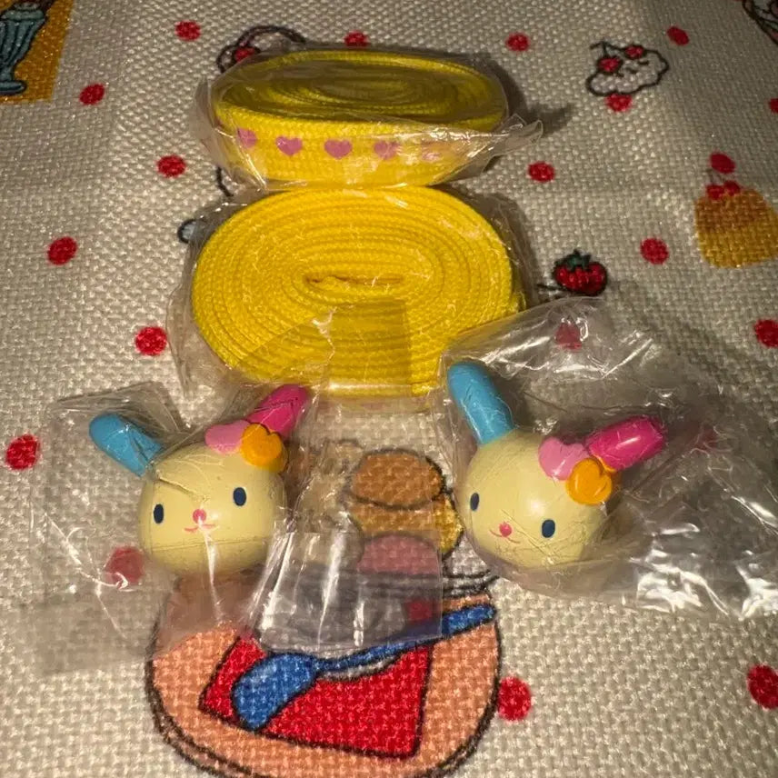 [BUNJANG] Sanrio Usahana Shoelace Charms / 고전 산리오 우사하나 신발끈 우사하나 꾸미기 신꾸