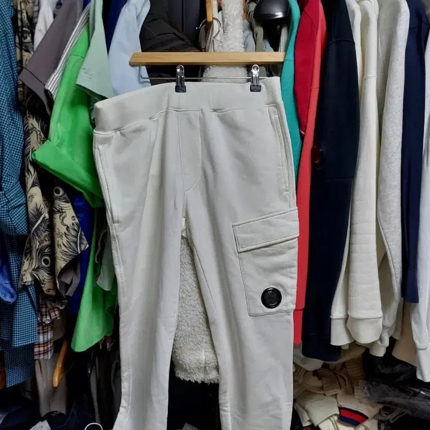 [BUNJANG] CP Company Cargo Sweatpants Ivory M / CP컴퍼니 카고 트레이닝 바지 아이보리 m 큐알정품검수완료