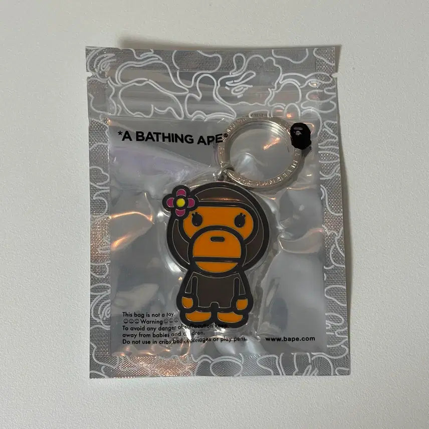 [BUNJANG] Bape Milo Lisa Metal Keychain / 미개봉 베이프 마일로 리사 메탈 키체인 키링