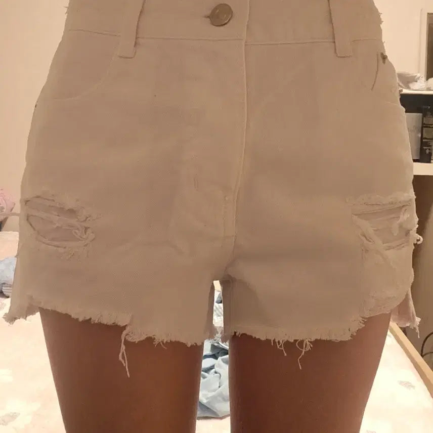 [BUNJANG] SJYP White Denim Shorts / [SJYP 화이트데님쇼츠]pt