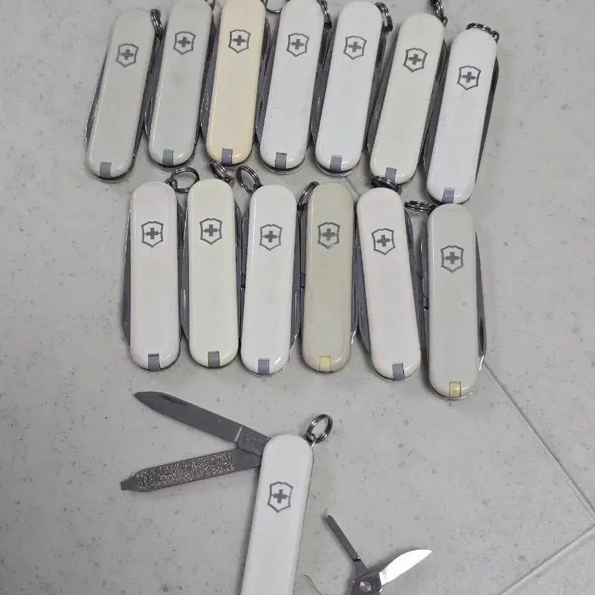 [BUNJANG] Victorinox Classic SD Mcgyver Mini Tool (Used) / 빅토리녹스 맥가이버 미니툴 1개가격 중고 클래식 SD