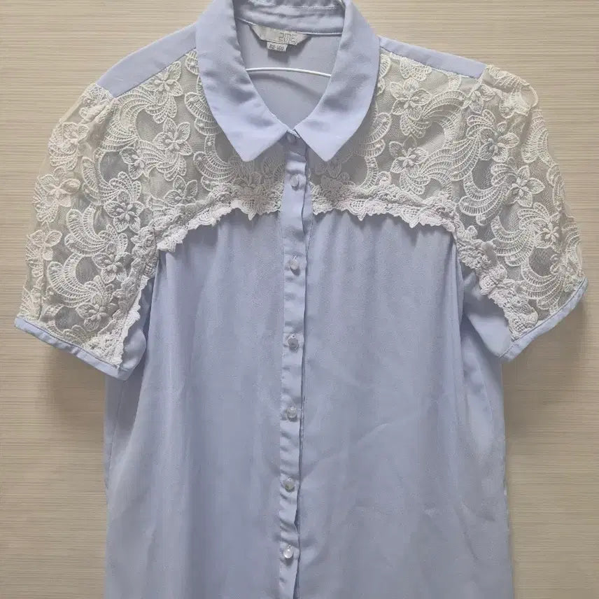 [BUNJANG] Tumi Brand Sky Blue Lace Blouse / 투미브랜드 하늘색 블라우스