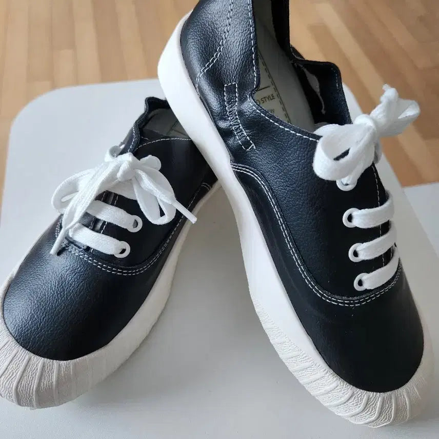 [BUNJANG] Black Leather Sneakers Casual Shoes / 블랙 가죽 스니커즈 캐주얼 운동화