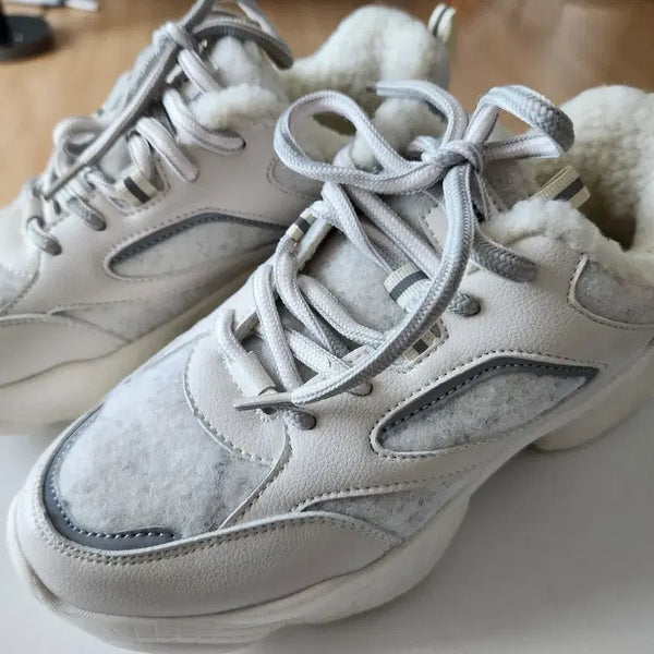 [BUNJANG] Ivory Faux Fur Lined Sneakers / 아이보리 퍼 안감 운동화