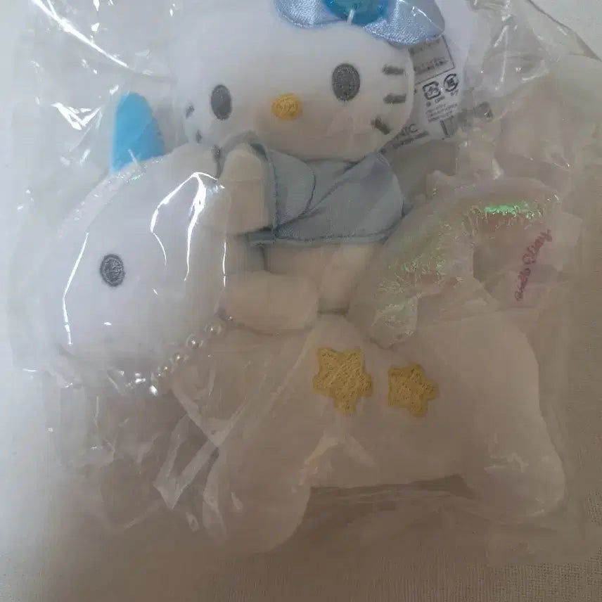 [BUNJANG] Sanrio Hello Kitty 2024 Unicorn Plush Keychain (New) / 산리오병오년헬로키티 유니콘 인형 키링 새상품