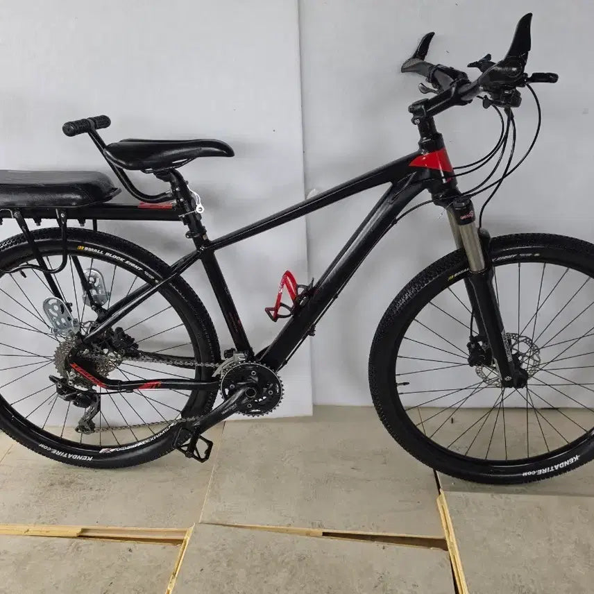 [BUNJANG] Samchuly Kalas 70 MTB Bicycle (Deore 30-Speed, Hydraulic Brakes, Child Seat Included) / 아동용 안장 장착 자전거 (블랙/레드)
