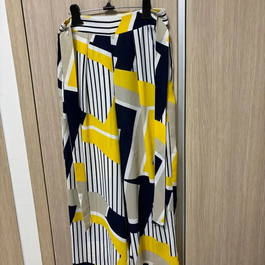 [BUNJANG] Patterned Yellow/Navy Wide Pants / 패턴  옐로우/네이비 와이드 팬츠