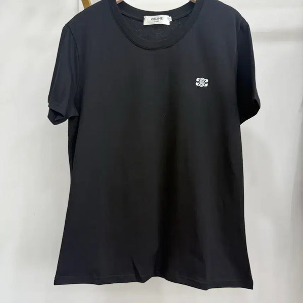 [BUNJANG] Black Short-Sleeve T-Shirt with Logo Accent / 반팔 블랙 티셔츠66까지