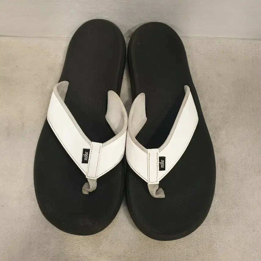 [BUNJANG] Nike Black White Flip-Flops Size 280 / 나이키 블랙 화이트 쪼리 280