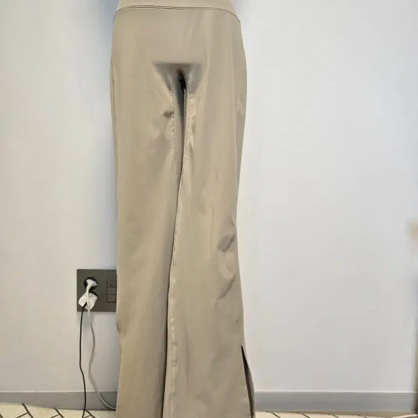 [BUNJANG] Andar Beige Bootcut Slit Pants M Size / A(4)안다르 베이지 부츠컷 슬릿 팬츠