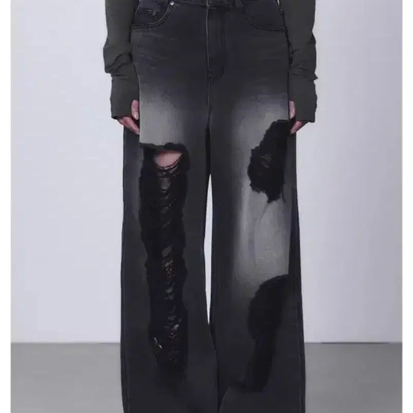 [BUNJANG] Trimingbird Scratch Damage Denim Pants [Black] / 트리밍버드Scratch Damage Denim Pants [Black]