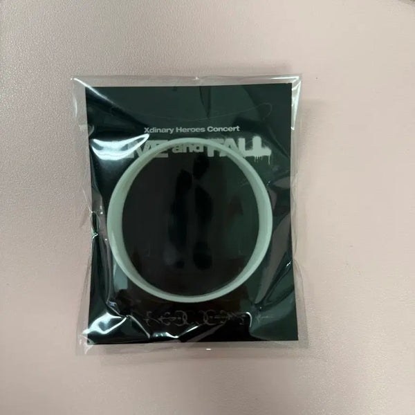 [BUNJANG] XDINARY HEROES Jungsu Silicone Bracelet (Lip & Poll) / 엑스디너리히어로즈 엑디즈 립앤폴 정수 실리콘 팔찌 양도