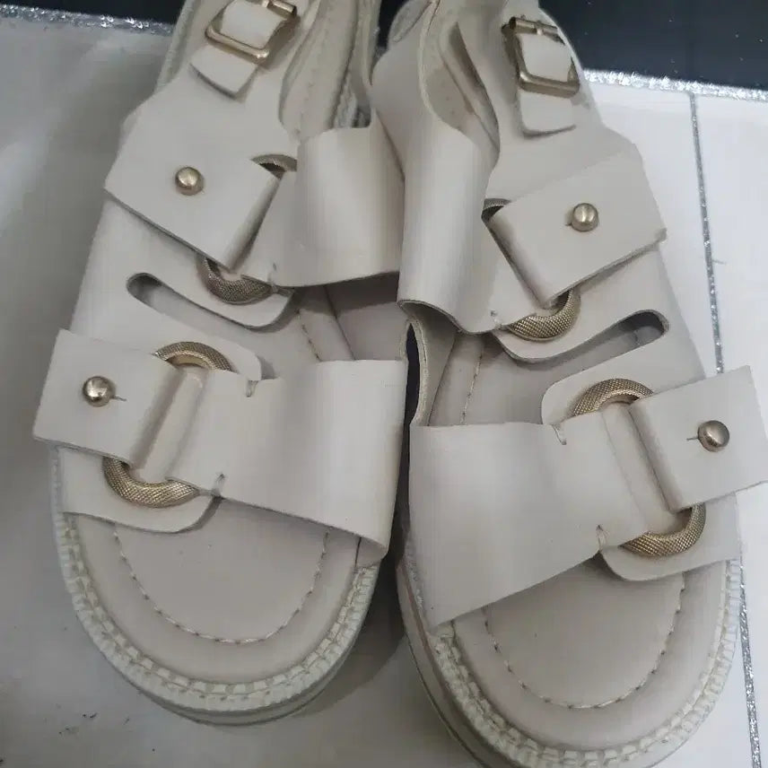 [BUNJANG] Lazy Summer Lambskin Platform Sandals (Ivory) / 레이지썸머 양가죽 플랫폼 샌들 255