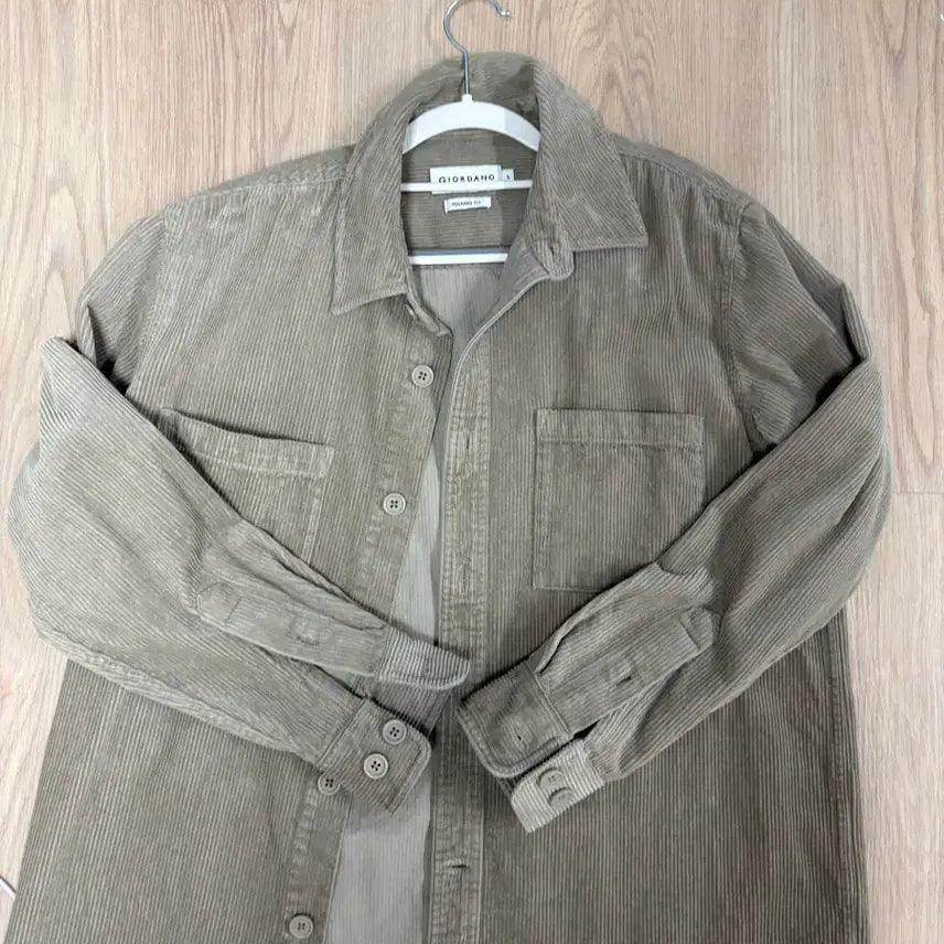 [BUNJANG] Giordano Relaxed Fit Beige Corduroy Shirt Jacket / 지오다노 릴렉스핏 베이지 코듀로이 셔츠 재킷 자켓 l 100~105