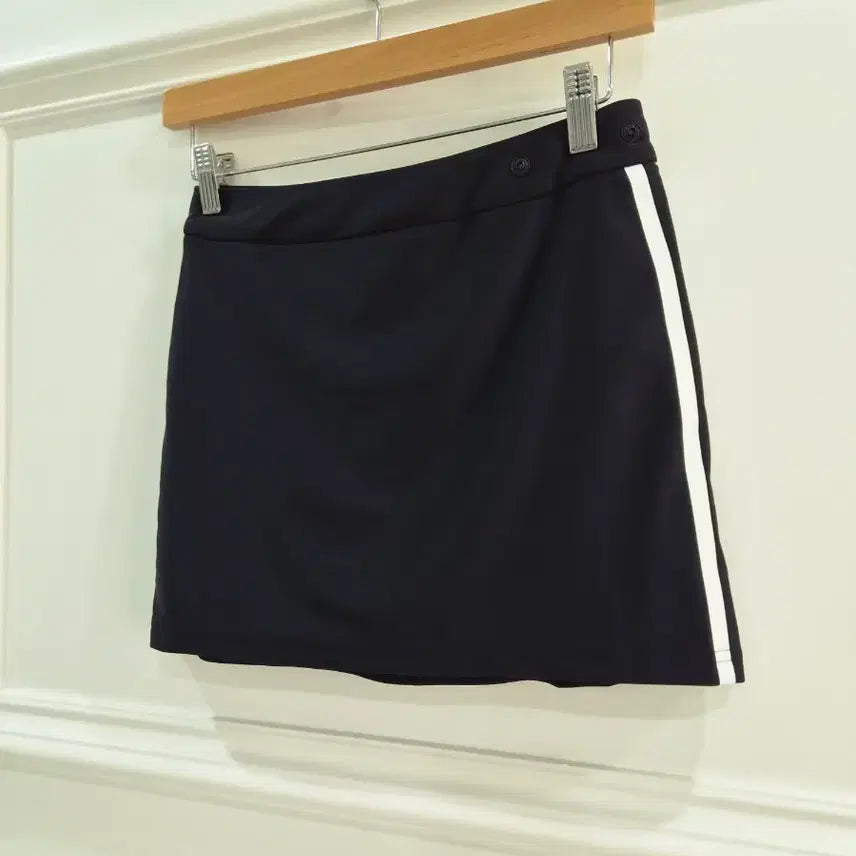 [BUNJANG] Le Coq Sportif Black Side-Line Skirt / 르꼬꼬 블랙 옆줄 스커트