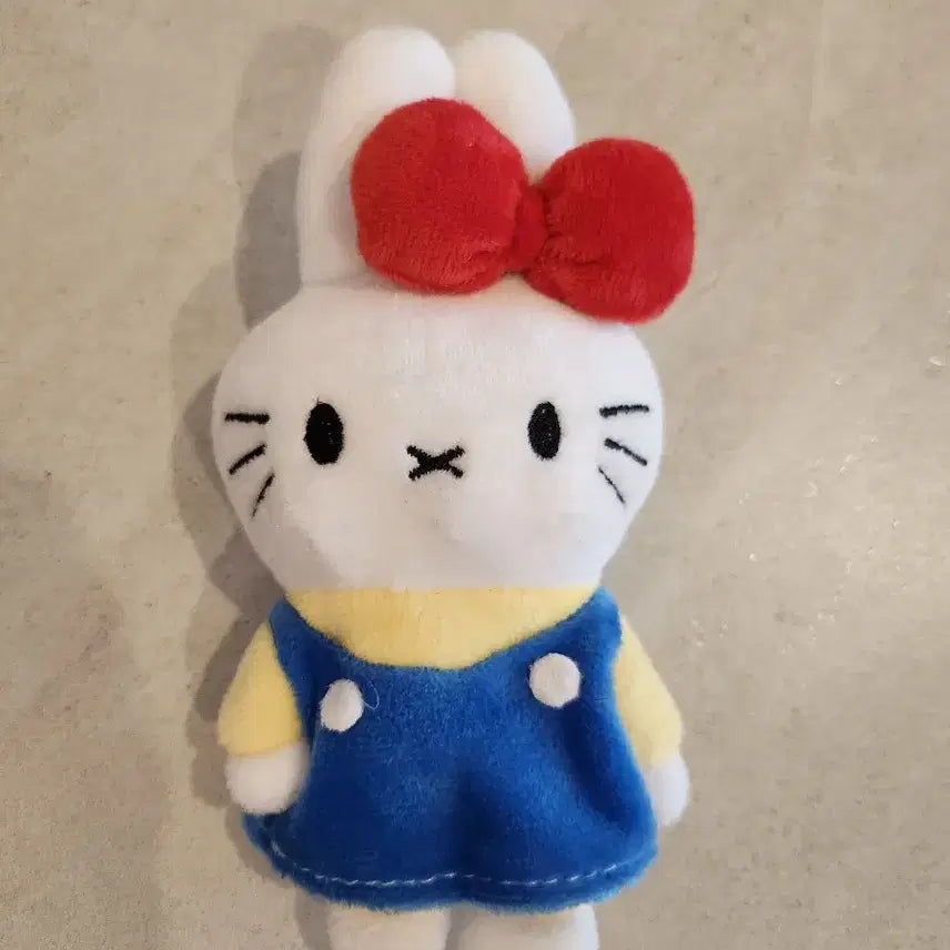 [BUNJANG] Miffy x Hello Kitty Collaboration Keychain / 미피 키티 키링