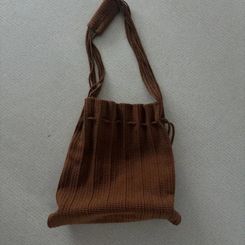[BUNJANG] Hand-Knitted Brown Knit Shoulder Bag / 직접뜨개한 브라운 니트 숄더백