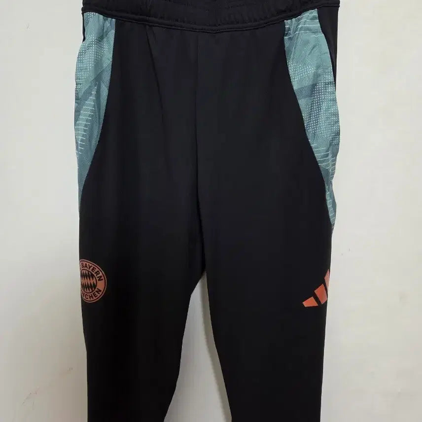 [BUNJANG] Adidas Bayern Munich Training Pants XS / [새상품 XS] 바이에른 뮌헨 트레이닝 팬츠