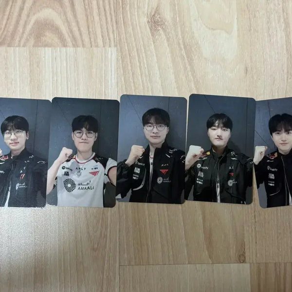 [BUNJANG] T1 Fan Zone Photocard & Slogan Set / T1 티원존 포토카드+슬로건