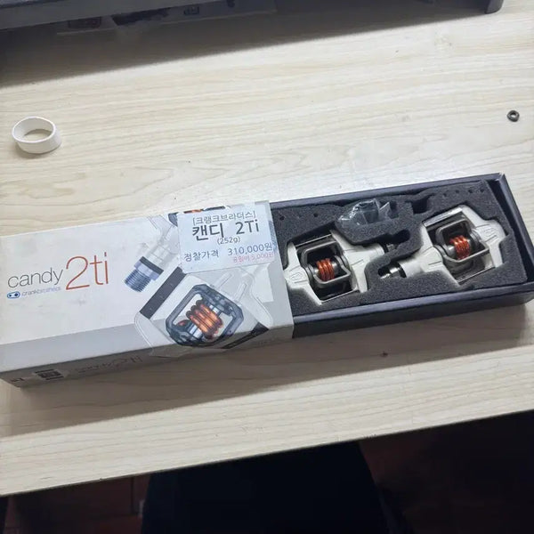 [BUNJANG] Crankbrothers Candy 2Ti Pedals White / 크랭크브라더스 캔디 2ti 페달 화이트