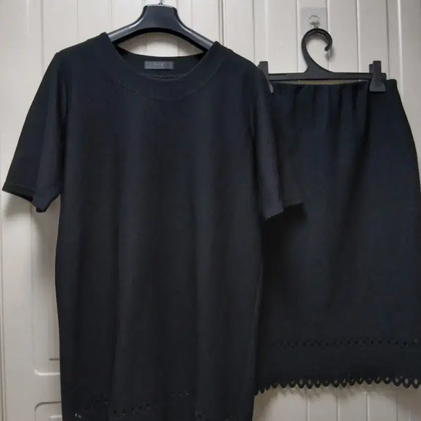 [BUNJANG] O.F.B Black Knit Punching Skirt Set / O.F.B 블랙 니트 펀칭스커트 세트 95