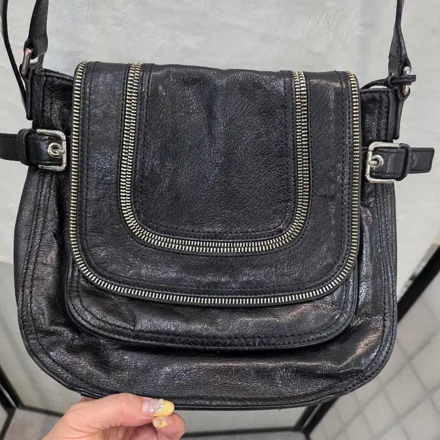 [BUNJANG] Michael Kors Vintage Black Leather Flap Shoulder Bag / [마이클코어스] 빈티지 블랙 레더 플랩 숄더백